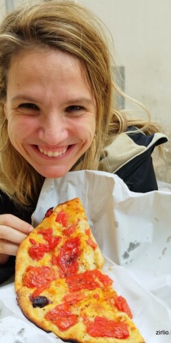 Street food: la focaccia barese Street food: la focaccia barese