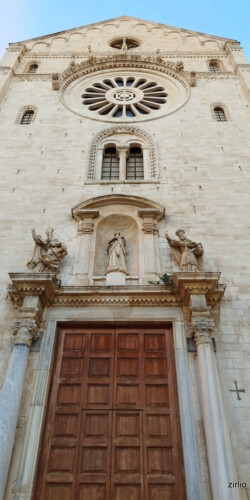 La Cattedrale di San Sabino a Bari Tra le cose da vedere a Bari: la Cattedrale di San Sabino a Bari